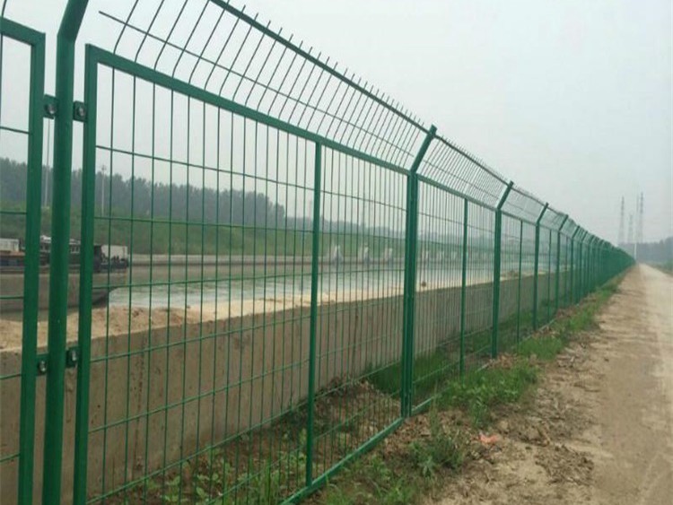 河道護欄網(wǎng)18631858321